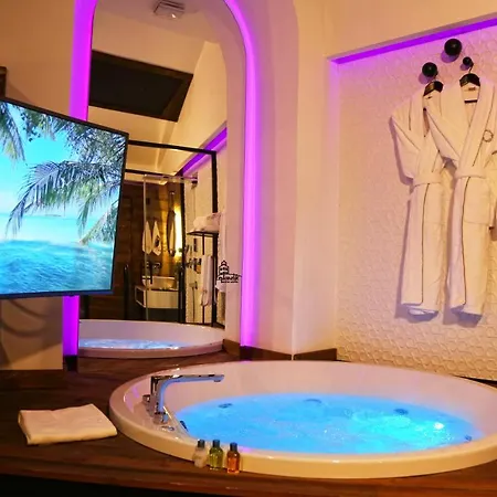 Otel Cephanelik Butik 3*