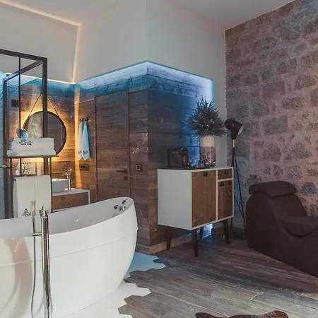 Otel Cephanelik Butik 3*
